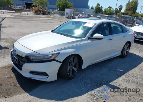 2018 Honda Accord Touring 2.0T из США, поврежденный, VIN 1HGCV2F96JA003899